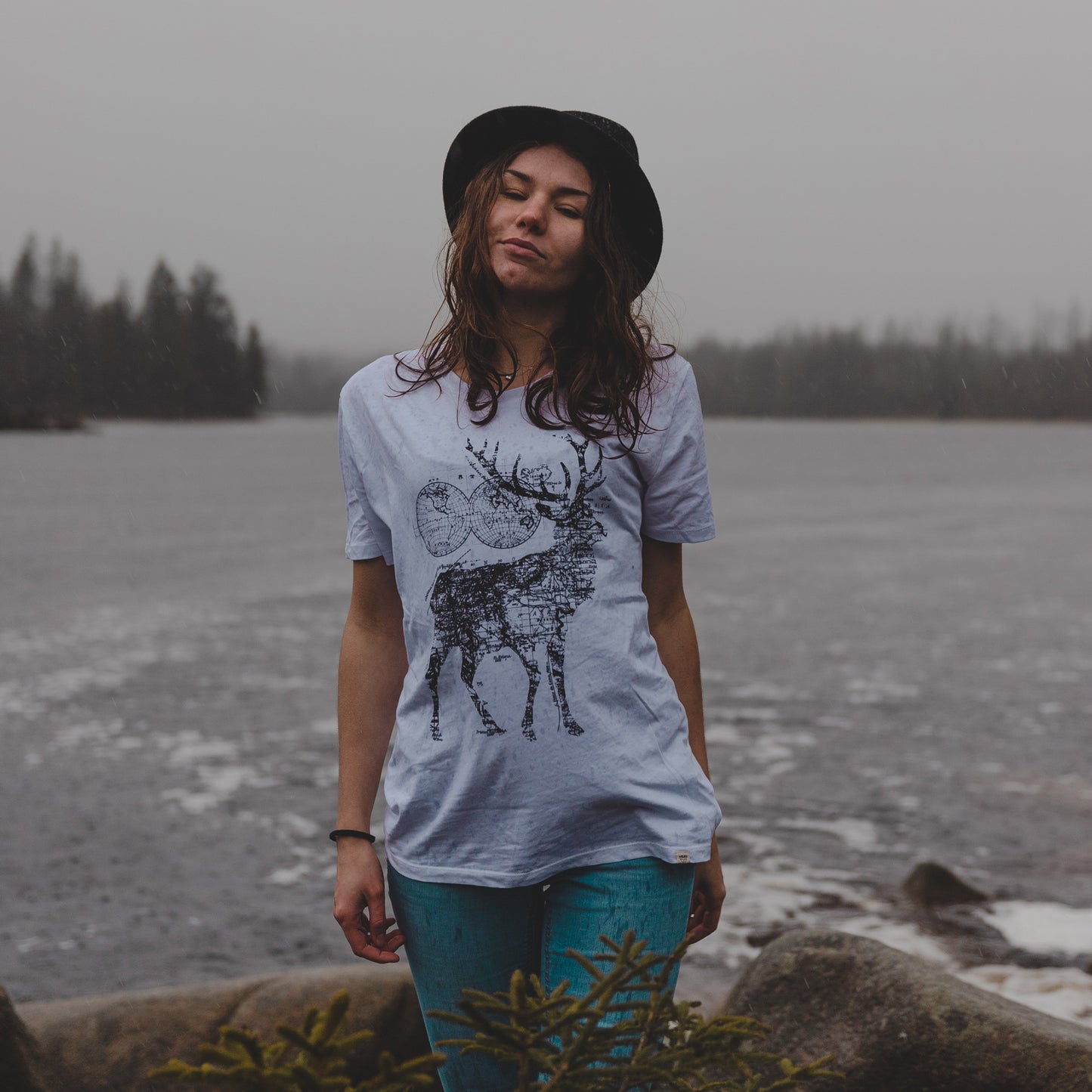 camiseta algodón orgánico - Deer Wanderlust